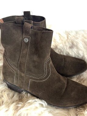 Frye Brown Suede Western Ankle Boots
Women’s Size 8